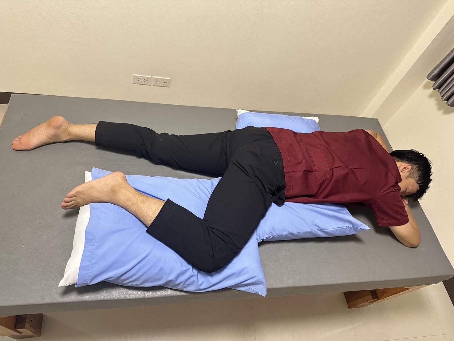 ปวดสลักเพชรร้าวลงขา ภัยเงียบของคนที่ต้องนั่งนานๆ 4 จัดท่าลดปวด piriformis syndrome